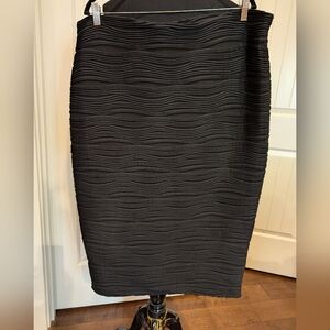 Cashmere Rose Black Textured Pencil Skirt